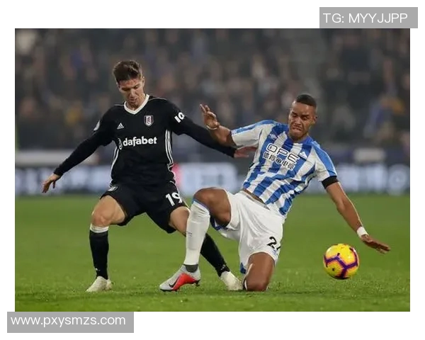 哈德斯菲尔德主场迎战曼联争夺英超宝贵积分的精彩对决